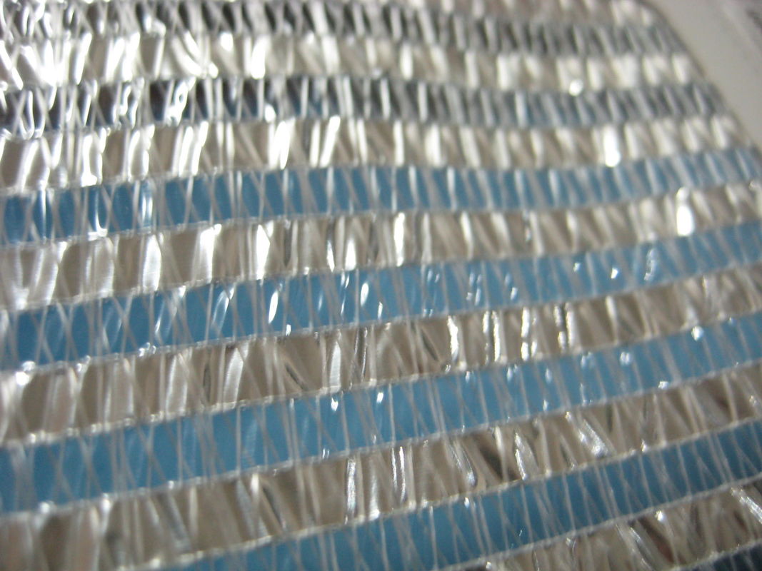 透明なプラスチックはアルミニウム縞が付いている温室のための陰の布を縞で飾ります